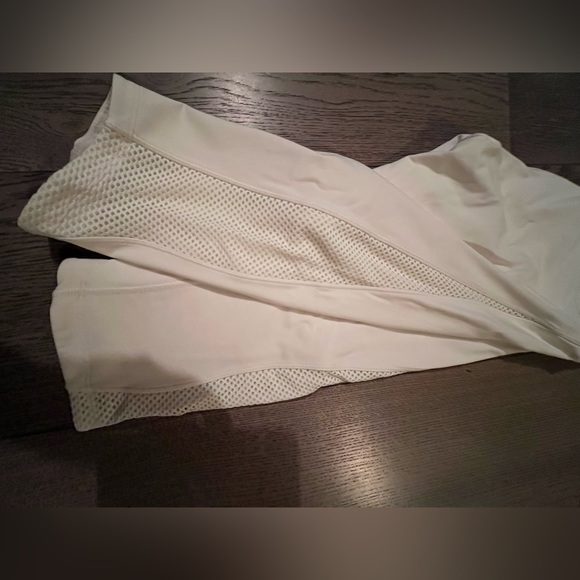 Lululemon capris - Picture 1 of 3